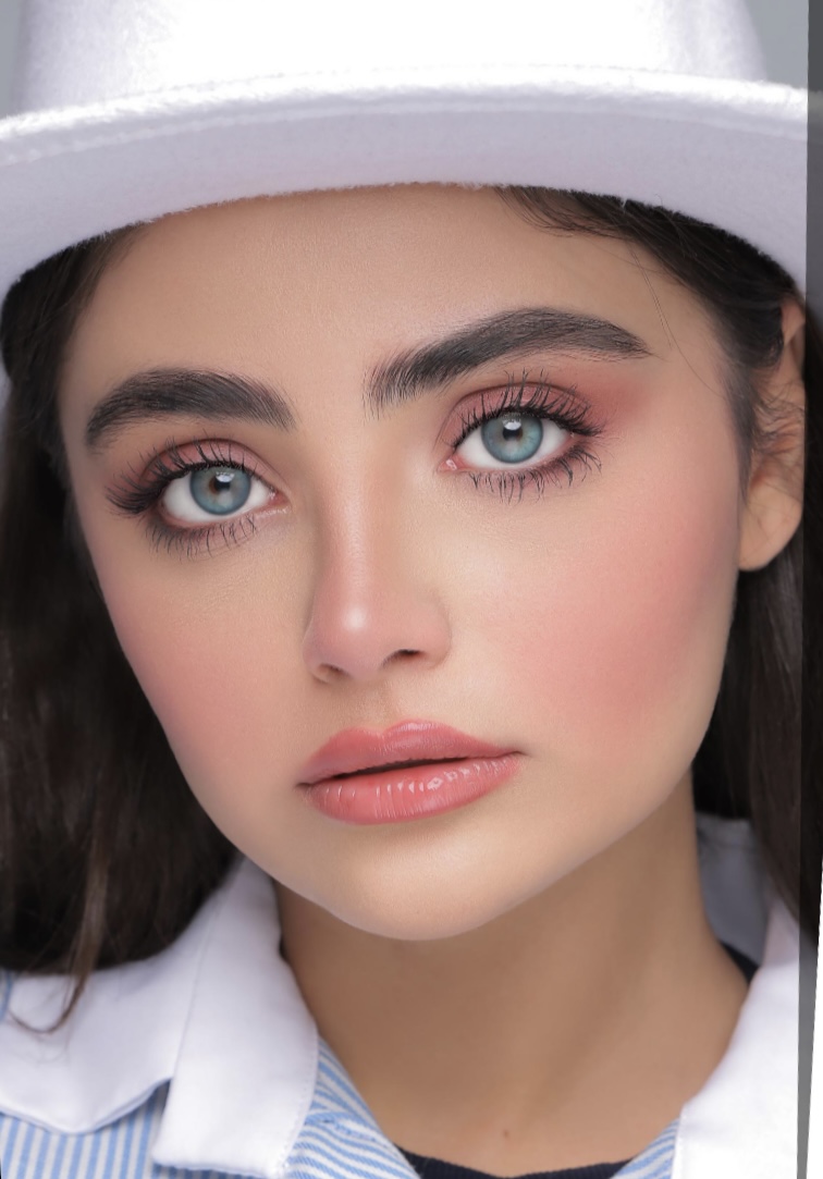 لنز رنگی یونیک