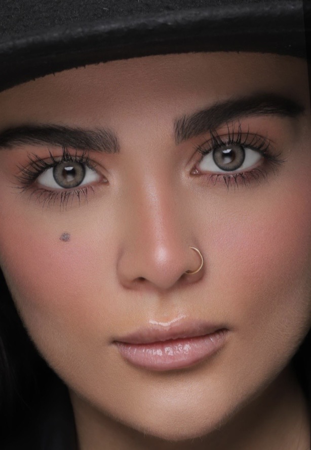 لنز رنگی یونیک