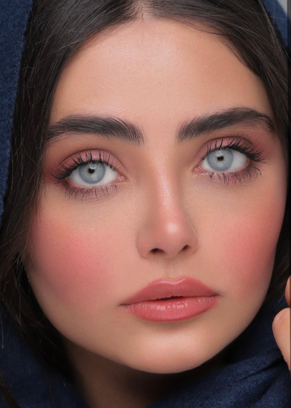 لنز رنگی یونیک